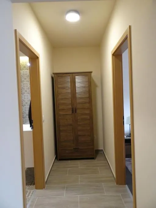 Stefi Apartman Termalfuerdo Koezeleben 에게르 아파트