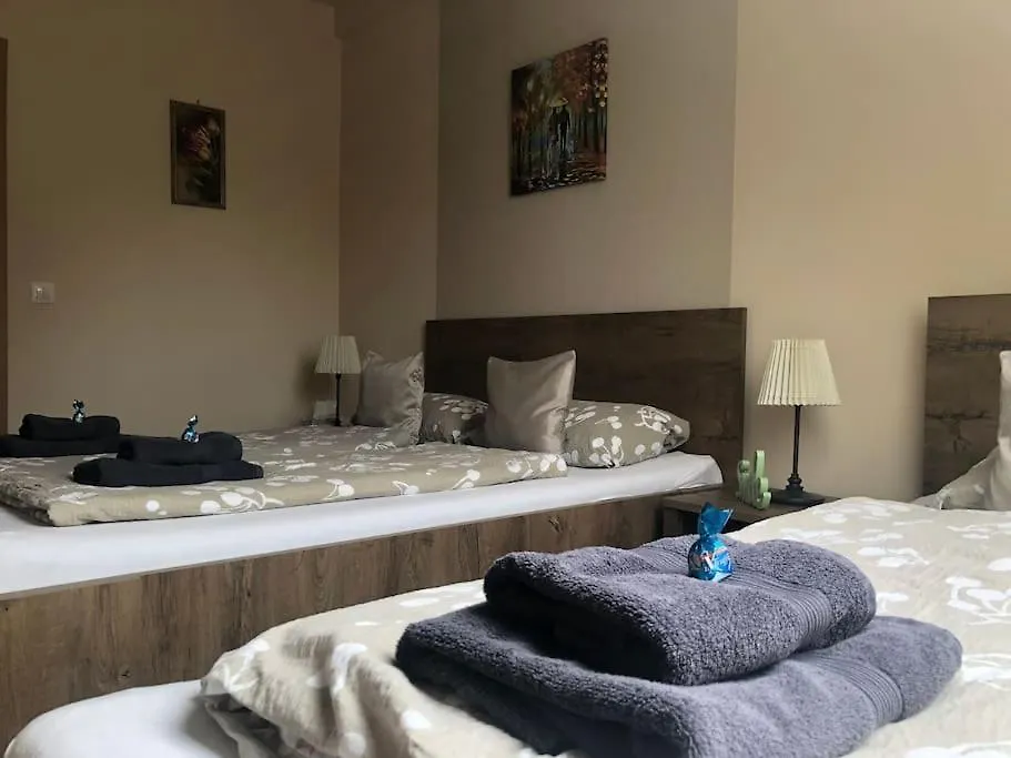 Stefi Apartman Termalfuerdo Koezeleben 에게르