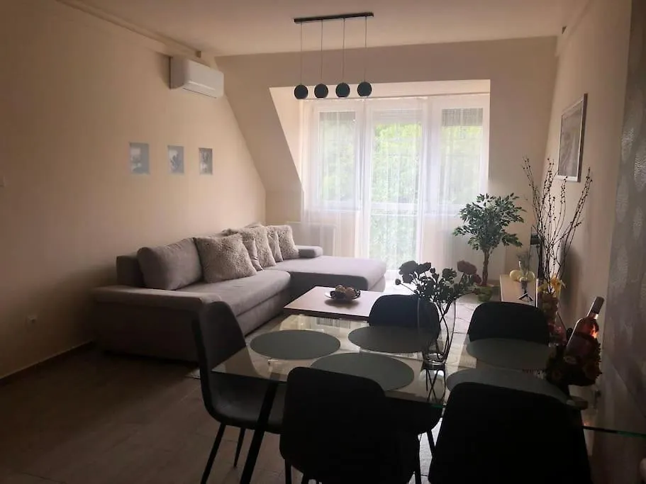 Stefi Apartman Termalfuerdo Koezeleben 에게르 아파트